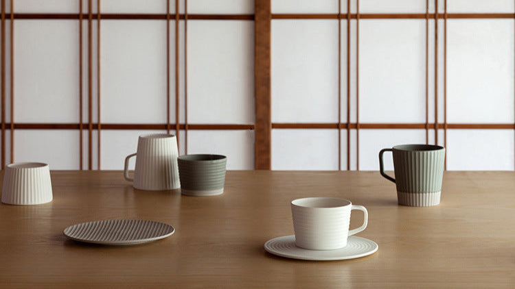 Coffee cup with stripes